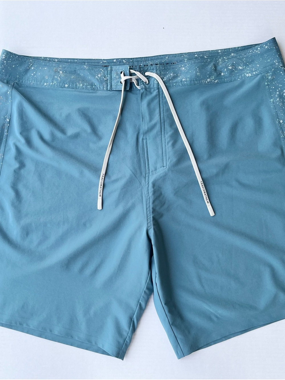 NWT TravisMathew Under the Sun Boardshorts Blue Size 40